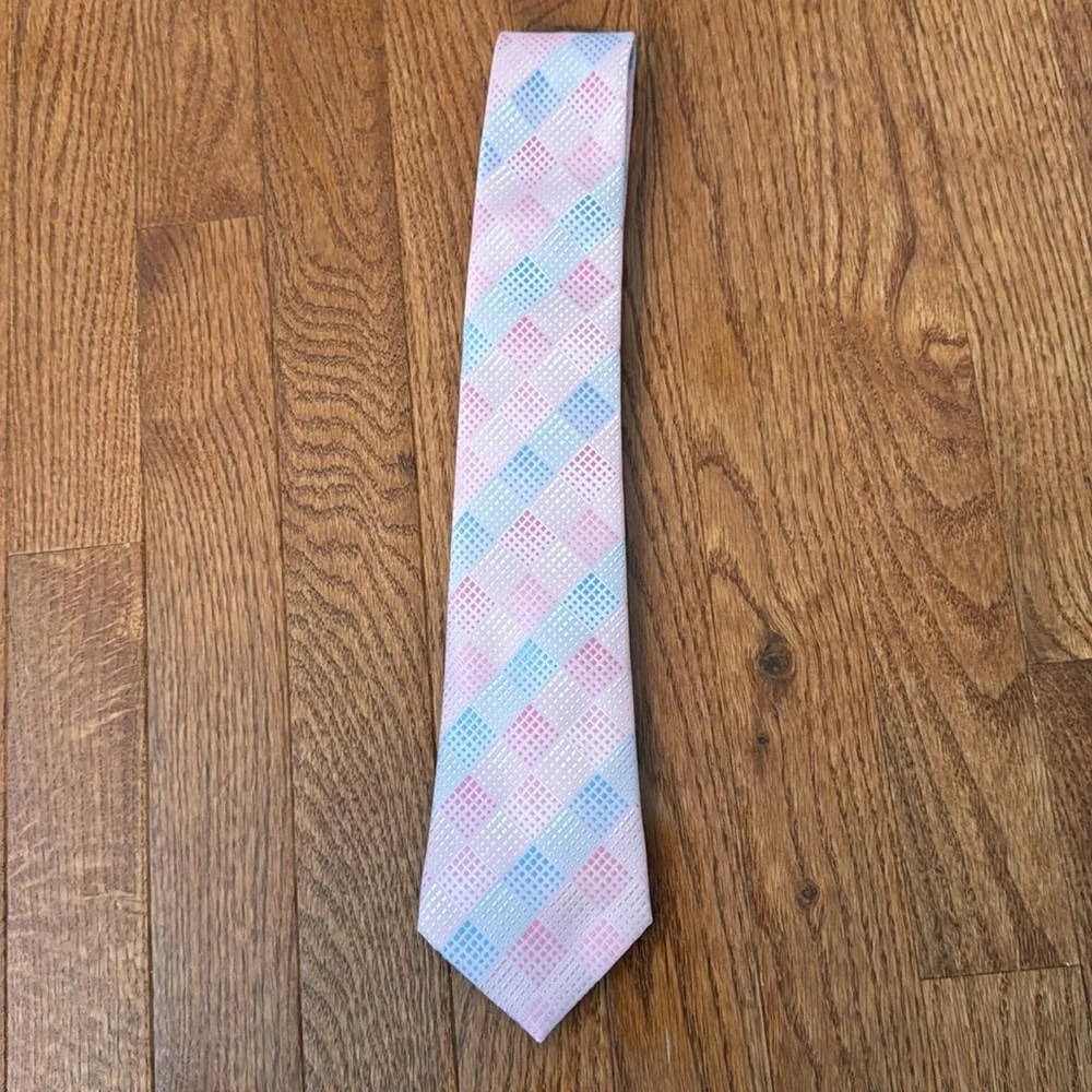 - Jason & Vogue Tie